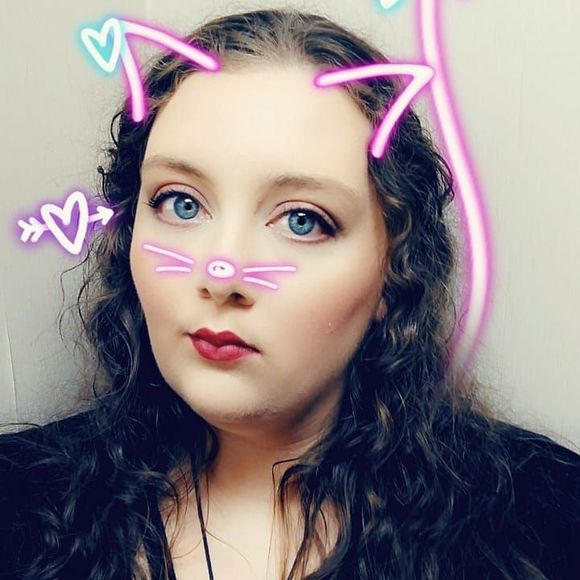 Meet your Posher, Christina - Picture 1 of 1